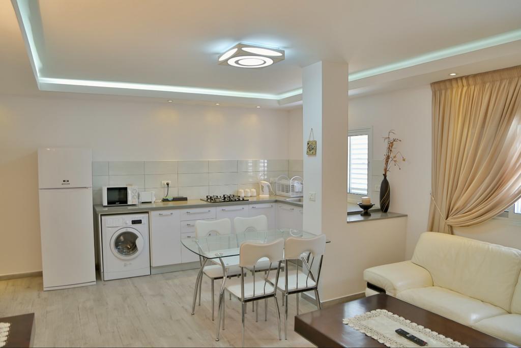 Royal Lea Apartmens Netanja Buitenkant foto